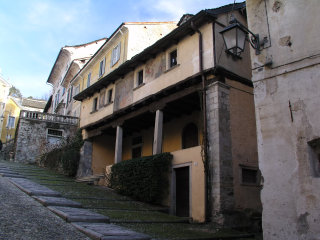 Orta San Giulio, salita della Motta