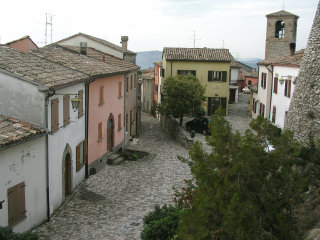 Il borgo di Montebello (Rimini)
