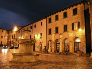 Piazza Dante, San Leo