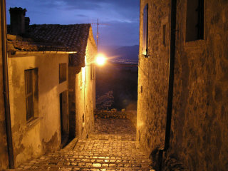 Vicoli a San Leo (Pesaro Urbino)