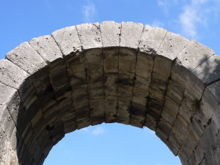 Carsulae - arco di San Damiano
