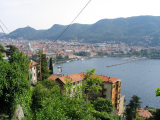 Como: vista sul lago e sulla citta'